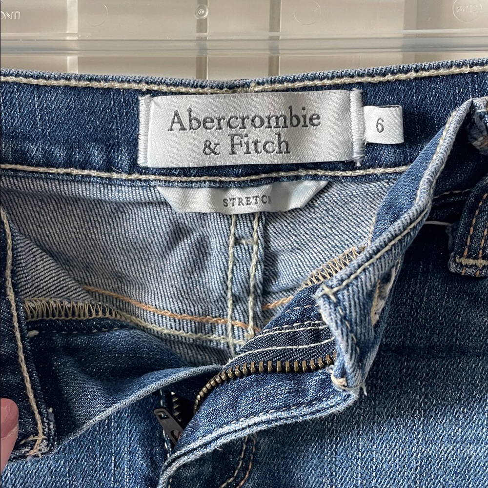 Abercrombie & Fitch Women’s Blue Denim Cutoff Shorts Distressed Hem - Stretch 6 - Picture 2 of 8
